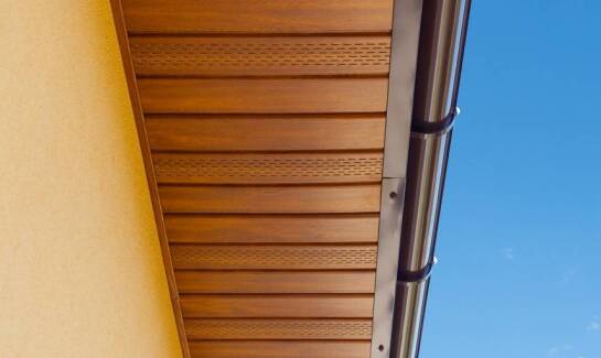 Zastosowanie desek podbitkowych w budownictwie mieszkaniowym