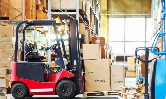 Wydajność a ekologia: ciągniki elektryczne w logistyce wewnętrznej