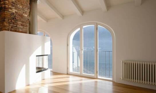 Kominek z płaszczem wodnym – idealne rozwiązanie dla dużych domów