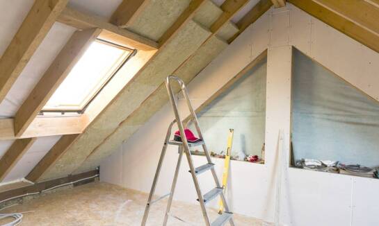 Naprawa uszkodzonych izolacji poddaszy - od diagnozy do realizacji