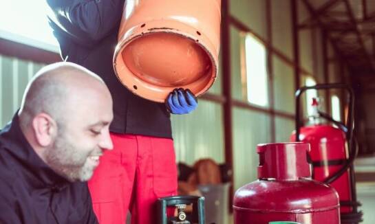 Bezpieczne użytkowanie azotu w butlach - kluczowe zasady dla zakładów przemysłowych