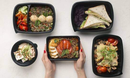 Jak dieta pudełkowa w cateringu wpływa na codzienną wygodę?