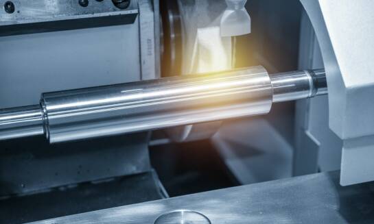 Przegląd najnowszych rozwiązań technologicznych w szlifierkach CNC