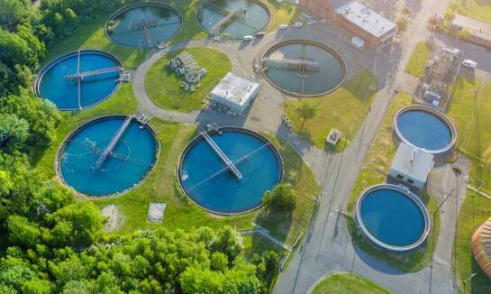 Jakie technologie wspierają ekologiczne funkcjonowanie dużych oczyszczalni ścieków?