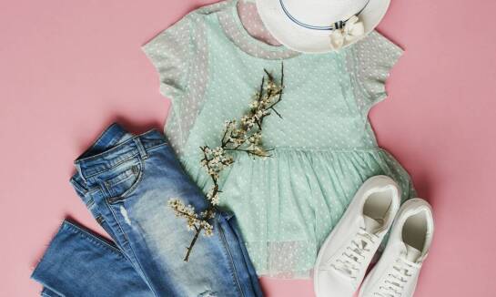 Buty wiosenne dla dziewczynki 23 – jakie wzory i kolory są teraz na topie?