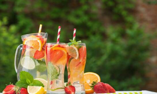 Jak wykorzystać miód wielokwiatowy w domowych napojach i koktajlach?