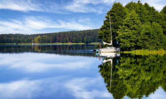 Kursy motorowodne: Najważniejsze techniki manewrowania łodzią