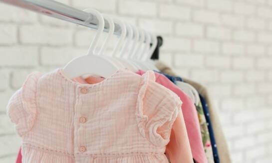 Przegląd najlepszych zestawów odzieżowych dla dziewczynek na każdą okazję