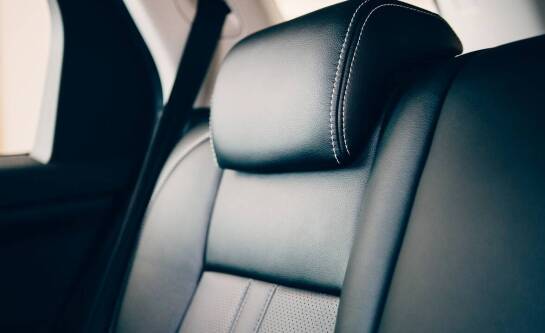 Jak prawidłowo siedzieć w samochodzie po operacji kręgosłupa lędźwiowego?