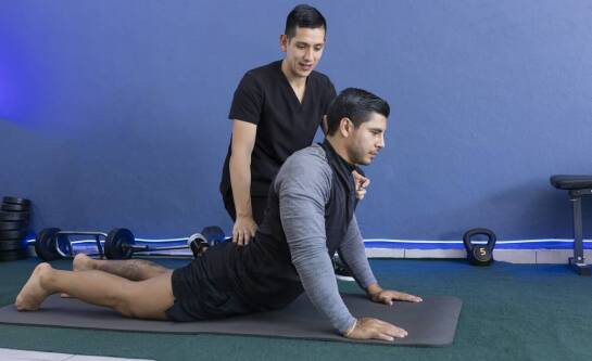 Kiedy rozpocząć rehabilitację po operacji kręgosłupa szyjnego?