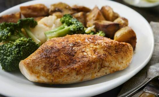 Co zjeść po wieczornym treningu na siłowni?