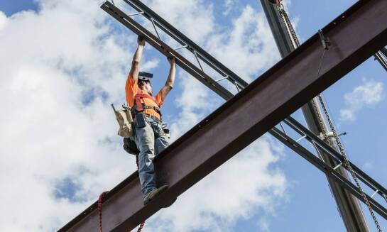 Jak przeglądy techniczne zwiększają trwałość konstrukcji?