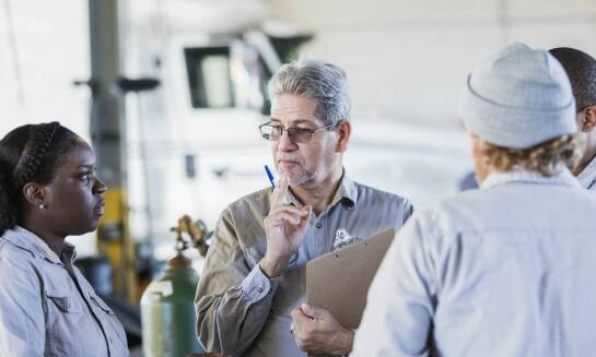 Kurs ADR podstawowy: znaczenie dla firm transportowych i indywidualnych kierowców