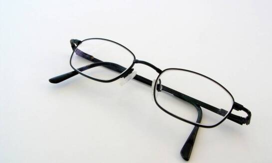 Komfort i styl – co wyróżnia oprawki damskie Oxys na tle innych?