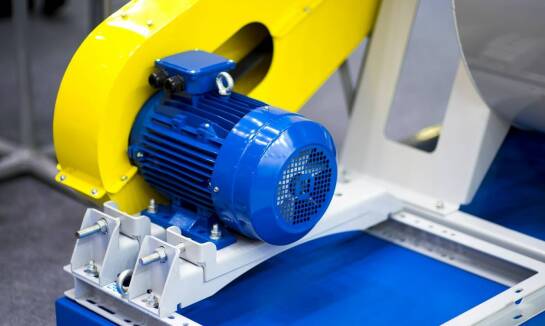 Zgarniacze do przenośników – jak nowe technologie wpływają na ich rozwój?