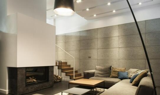 Lampy podłogowe w stylu minimalistycznym - jak je wykorzystać?