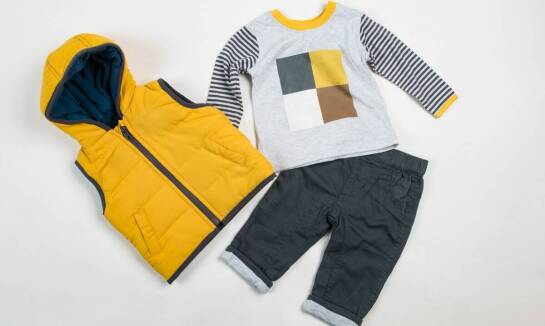 Najnowsze trendy w modzie dziecięcej: sukienki i dodatki