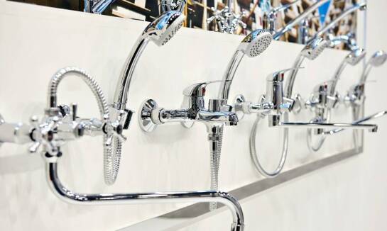 Głowice do prysznica z regulacją temperatury – bezpieczeństwo i komfort użytkowania