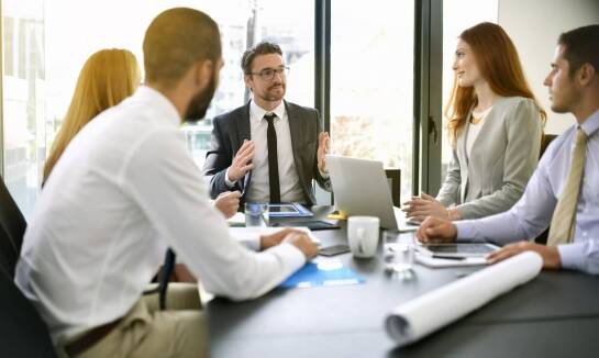 Rozwiązywanie sporów o domeny internetowe: kluczowe strategie prawne