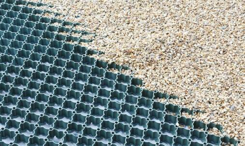 Dlaczego warto stosować geosiatek w budownictwie drogowym?