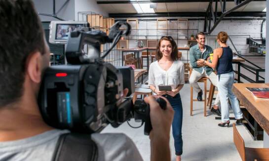 Estetyka i funkcjonalność w projektowaniu dekoracji do studio telewizyjnego