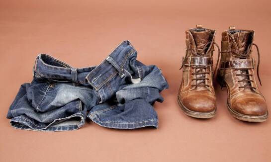 Jak spodnie jeansowe z wysokim stanem wpisują się w eko-trendy mody?
