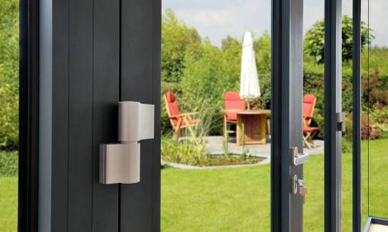Drzwi aluminiowe – dlaczego są popularnym wyborem w nowoczesnej architekturze?
