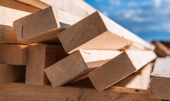 Jak łączniki narożne do kantówek przyczyniają się do ekologicznej architektury ogrodowej?