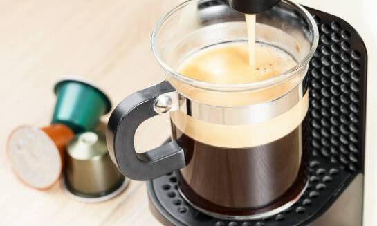 Jakie akcesoria do parzenia kawy czarnej warto mieć w domu?