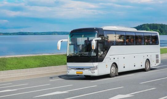 Jak nasza flota nowoczesnych autobusów ułatwia podróże po Polsce i Europie?
