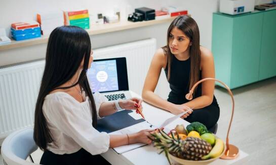 Dietetyk online dla młodzieży: dlaczego to wygodne rozwiązanie?