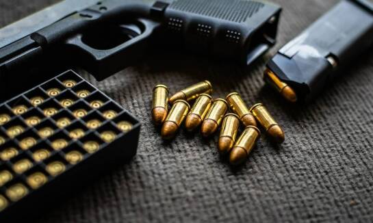 Jakie dodatki do broni można znaleźć na wyprzedaży?