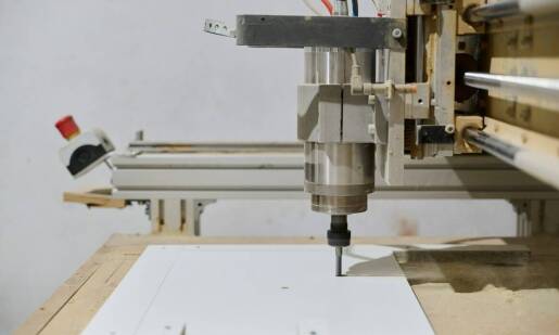 Jakie są najnowsze technologie w ploterach frezujących do drewna?