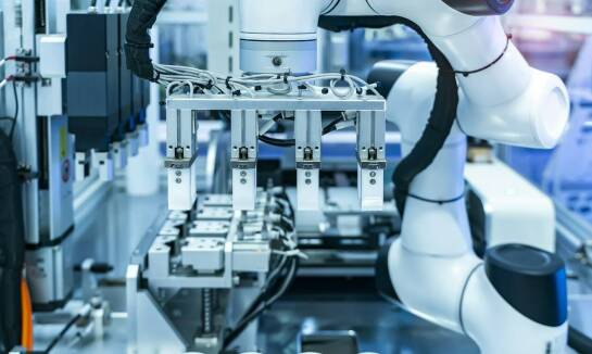 Jak produkcja podzespołów elektronicznych wpływa na innowacyjność branży