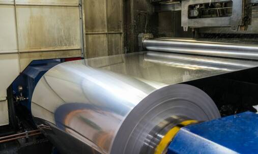 Zastosowanie blachy niklowej w przemyśle morskim: odporność na czynniki środowiskowe