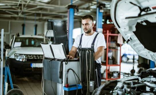 Dlaczego diagnostyka komputerowa jest kluczowa przy wymianie opon?