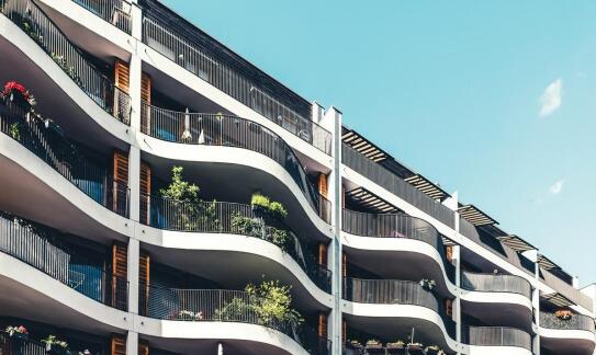 Kryteria wyboru ubezpieczenia mieszkania w dużym mieście