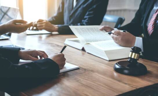 Jaką pomoc prawną można uzyskać przy postępowaniach rozwodowych?