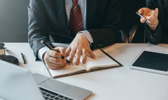 Jakie są najważniejsze aspekty współpracy z prawnikiem podatkowym w sprawach ZUS?