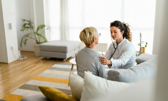 Jak usługi pielęgniarskie wspierają pacjentów przewlekle chorych?