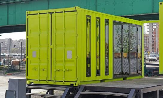 Wynajem vs. zakup namiotów przemysłowych – co wybrać dla swojej firmy?