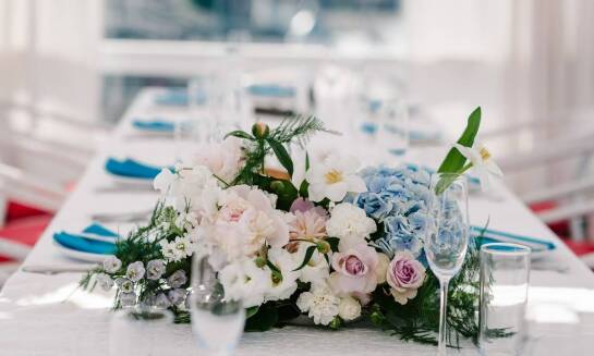 Jakie kompozycje florystyczne najlepiej sprawdzą się na ślubie?