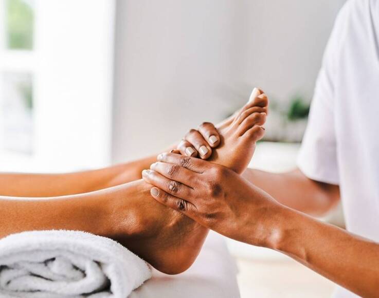 Refleksologia stóp: Jak wpływa na zwiększenie świadomości ciała?