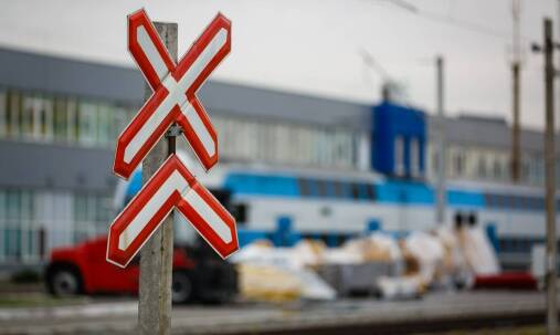 Współczesne wyzwania w produkcji zamknięć nastawczych dla kolei