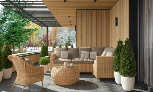 Jak zaaranżować przestrzeń na tarasie w drewnianej pergoli?