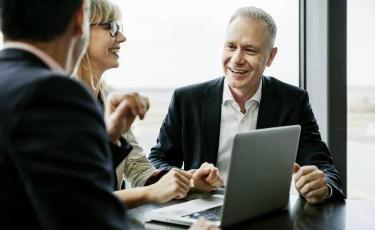 Kiedy warto skorzystać z jego usług w sprawach gospodarczych?