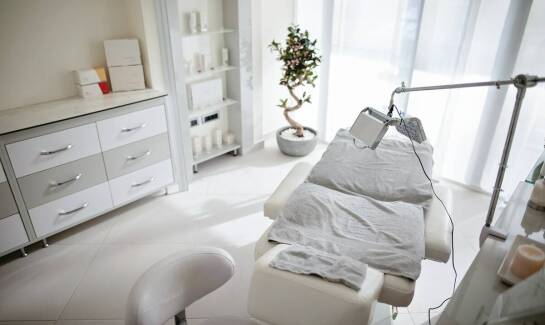 Likwidacja przebarwień skórnych w ofercie kliniki Kubasika