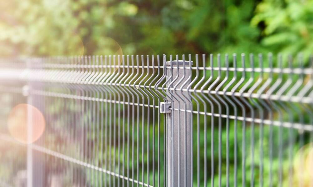 Ogrodzenia panelowe: na co zwrócić uwagę przy wyborze producenta?