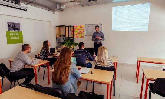 Kursy weekendowe na prawo jazdy – rozwiązanie dla zapracowanych