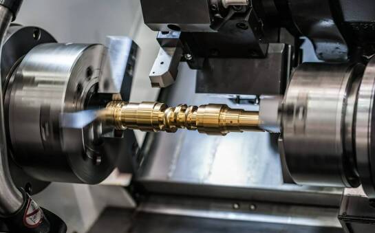 Jak obróbka CNC wpływa na jakość części zamiennych dla przemysłu ciężkiego?